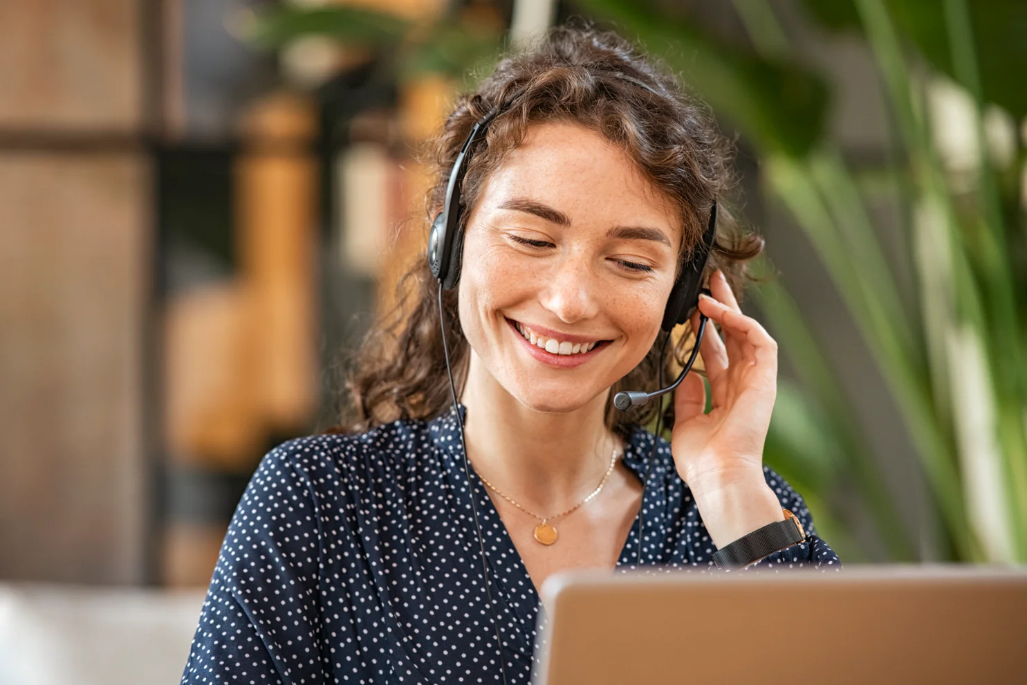Virtual Agent Assists Customer with Insurance Quote Request Diagram of a virtual agent interacting with a customer to provide an insurance quote.